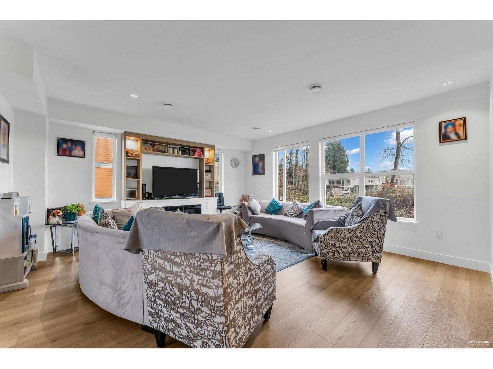 1 12585 104A AVENUE, Surrey