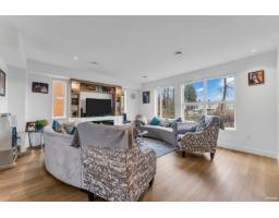 1 12585 104a Avenue, Surrey, BC V3V0G7 Photo 9