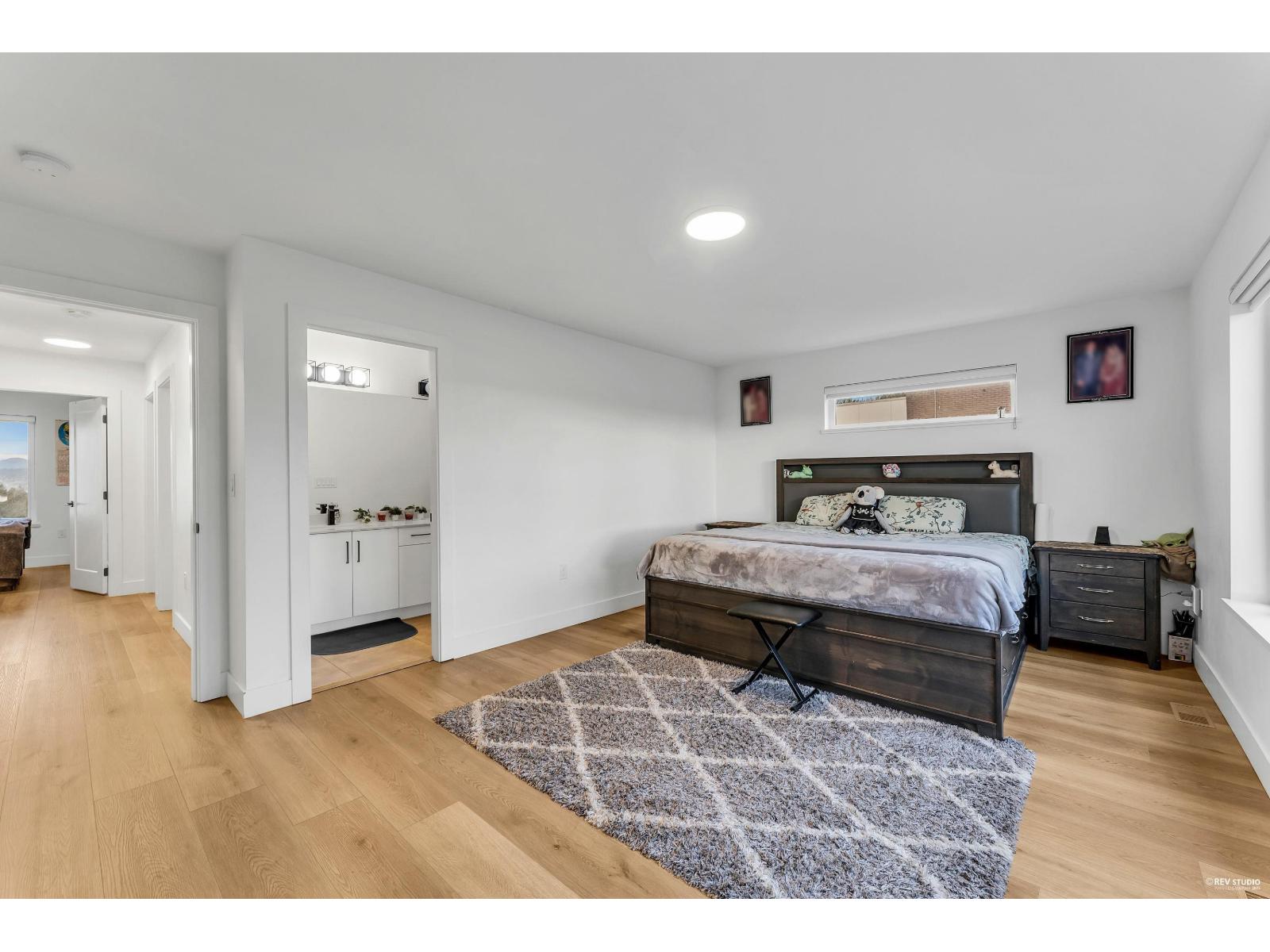 1 12585 104A AVENUE, Surrey