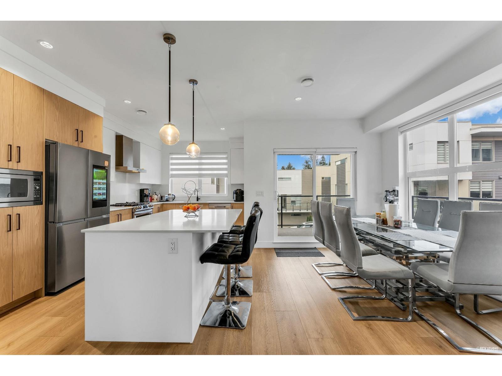 1 12585 104A AVENUE, Surrey