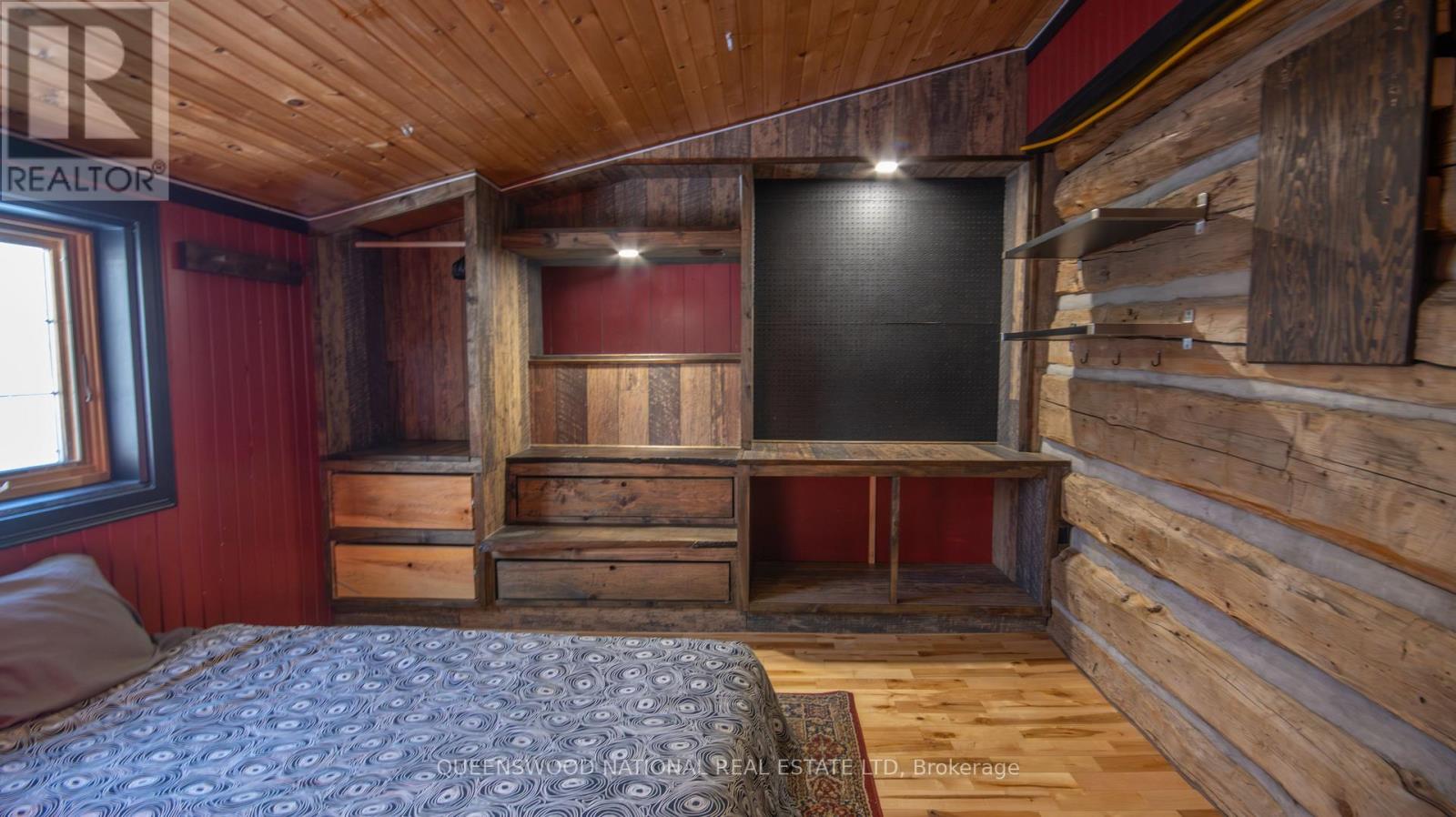 205 ROCKINGHAM ROAD - 20