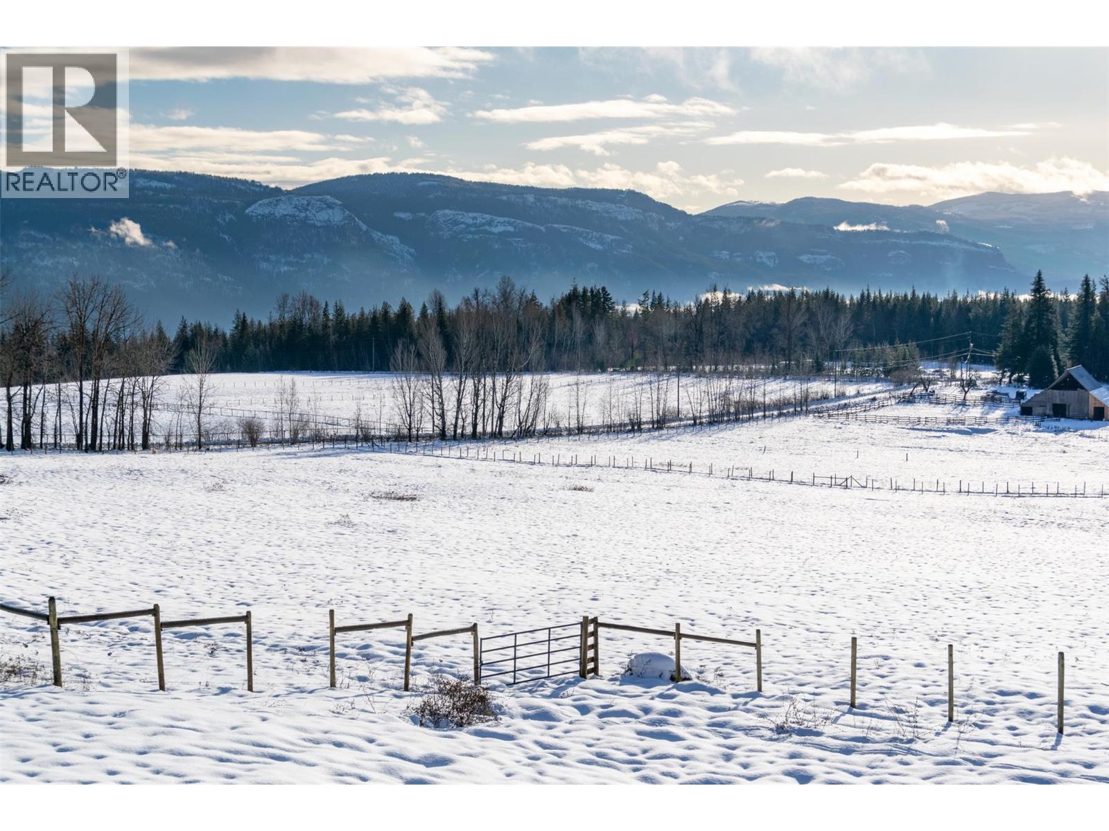  100 Lidstone Road, Salmon Arm