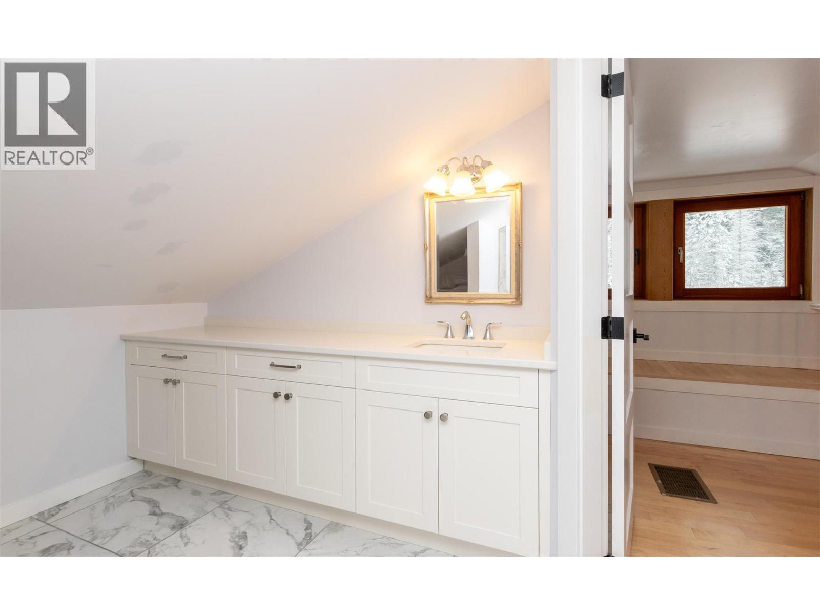  100 Lidstone Road, Salmon Arm