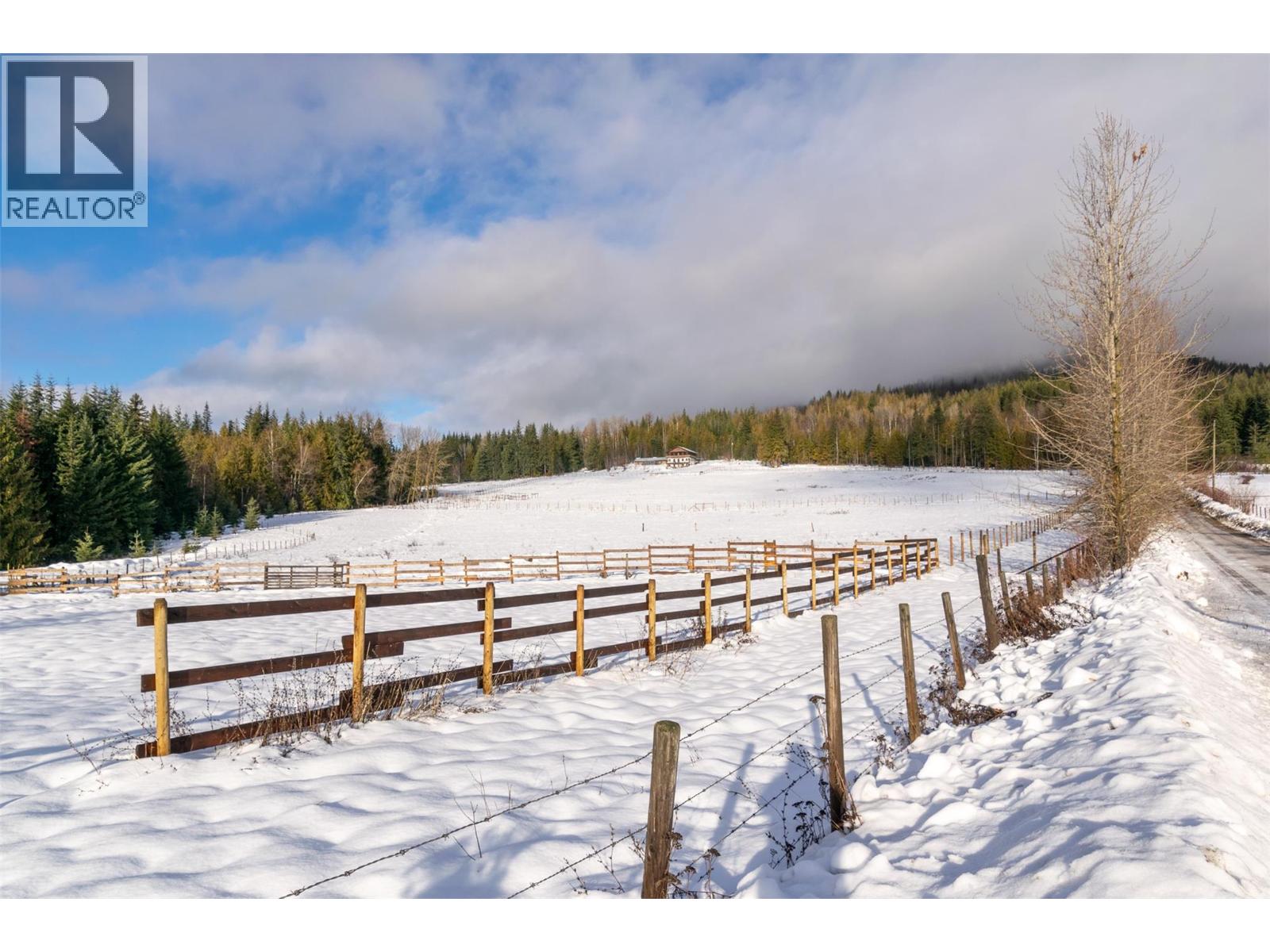  100 Lidstone Road, Salmon Arm