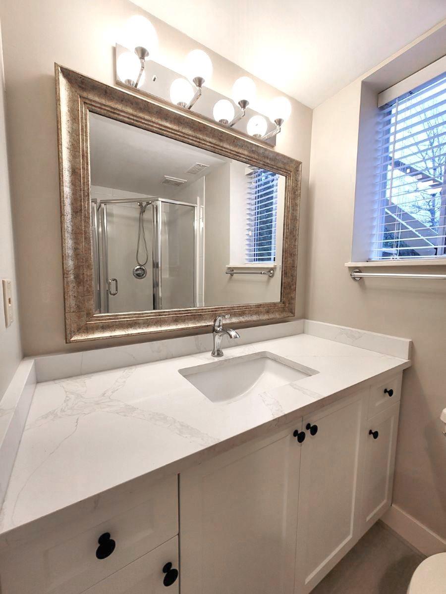 1550 KENT STREET, White Rock