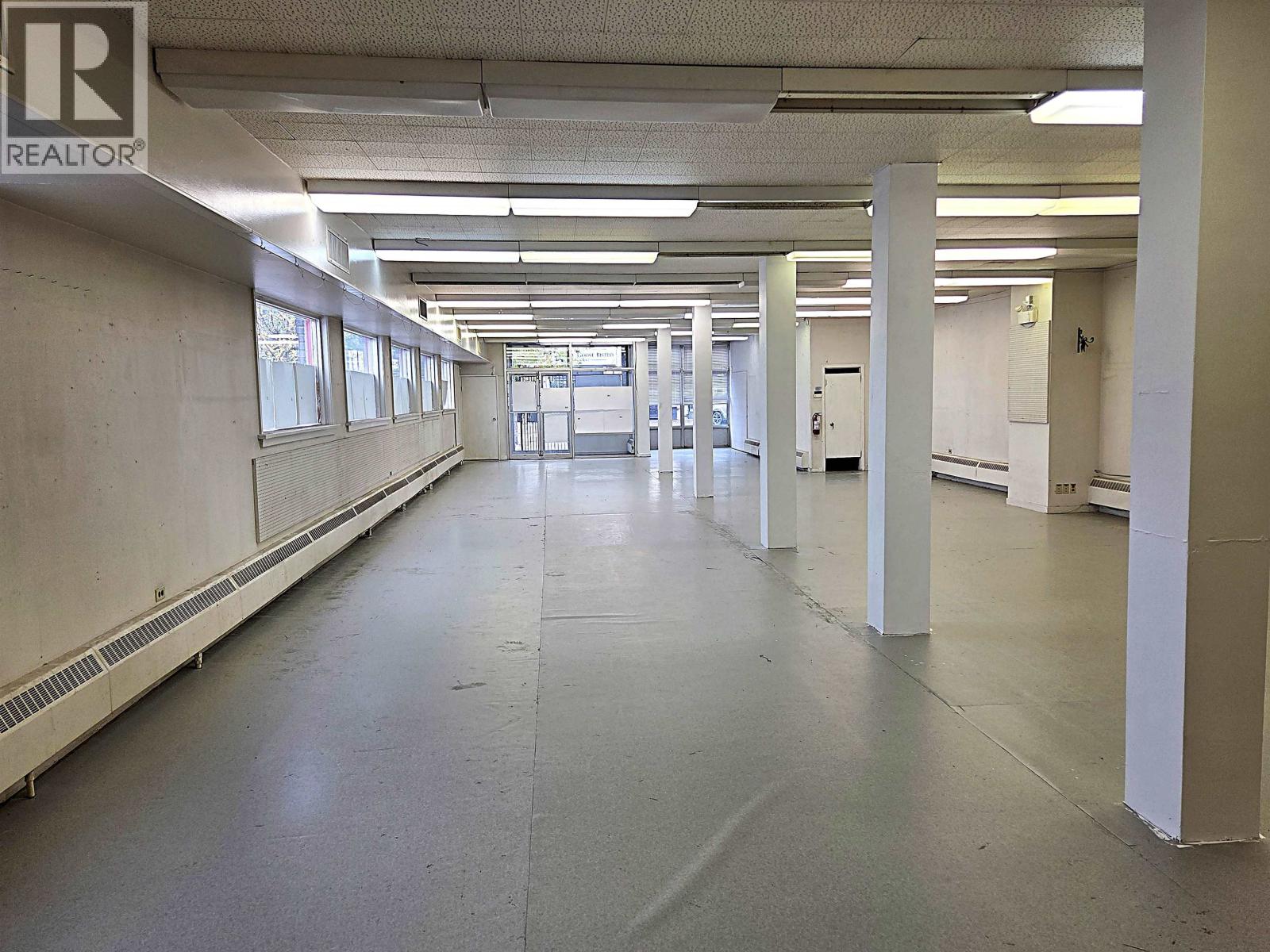 Photo 8 of 40 — 1210 3RD AVENUE · Prince George, BC