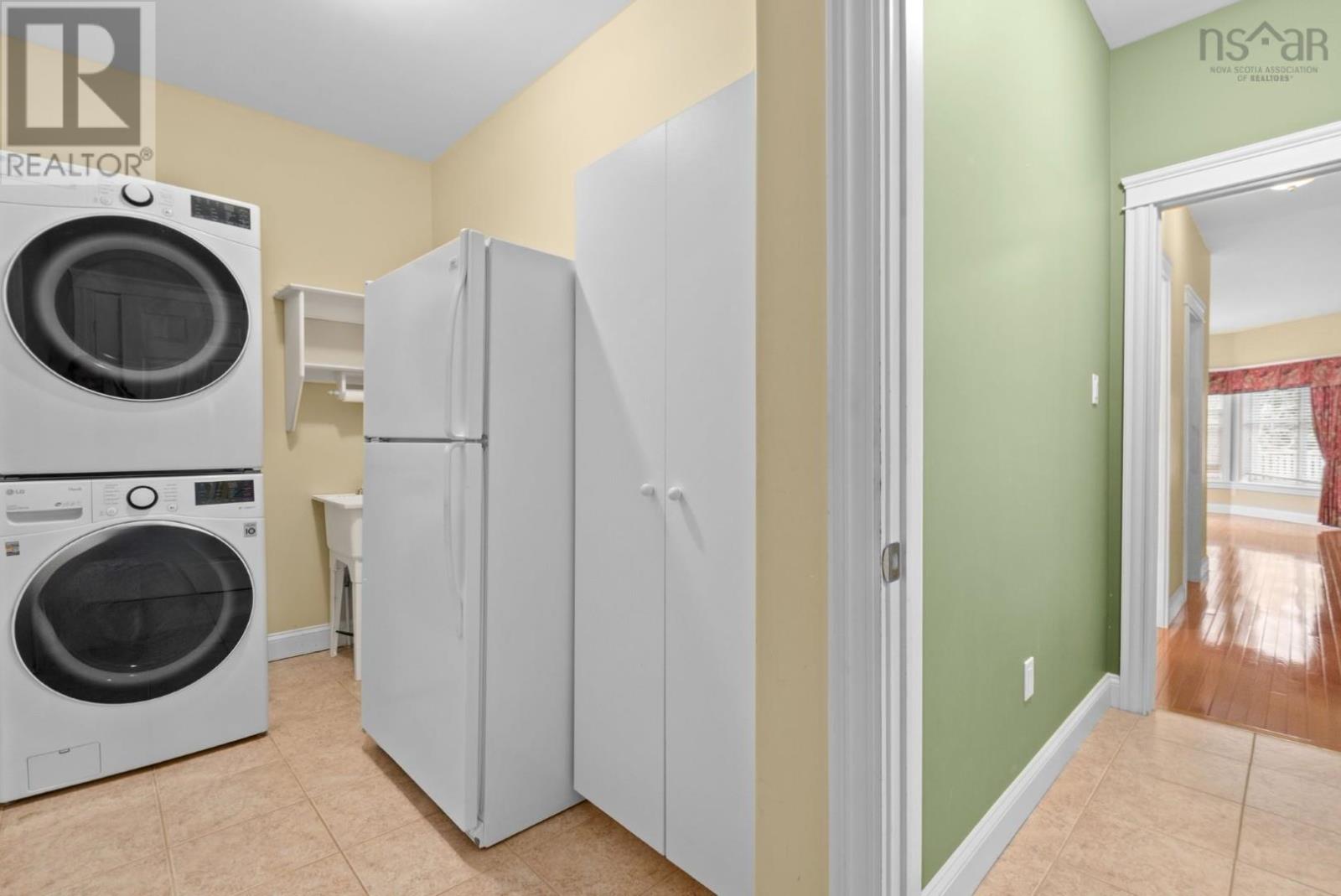 Property 18 of 49 of 52 Greenside Lane