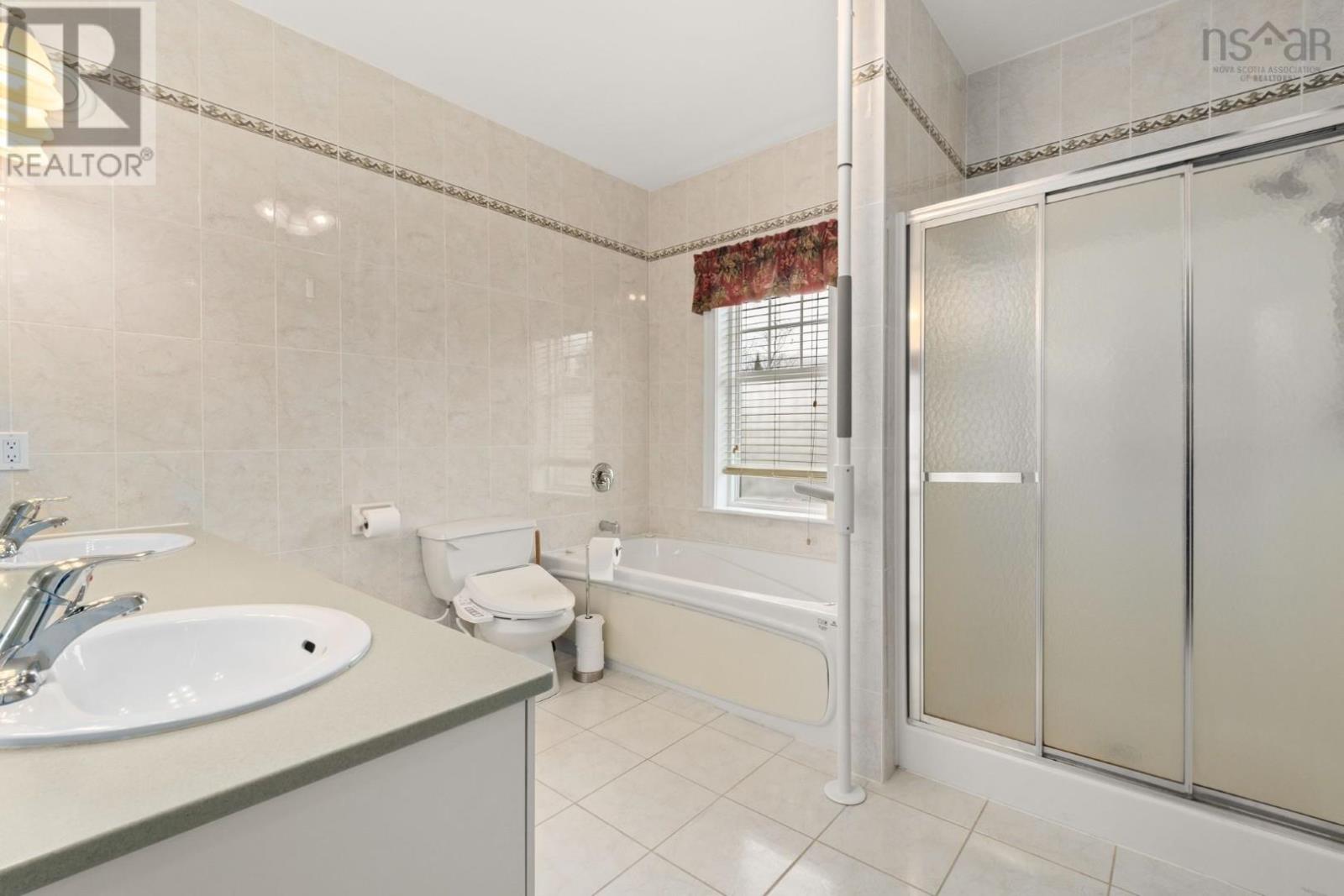 Property 23 of 49 of 52 Greenside Lane