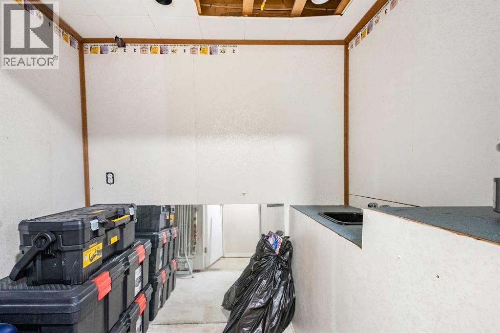 Single Family House 4 Level for Sale in   Street NE Castleridge Calgary 