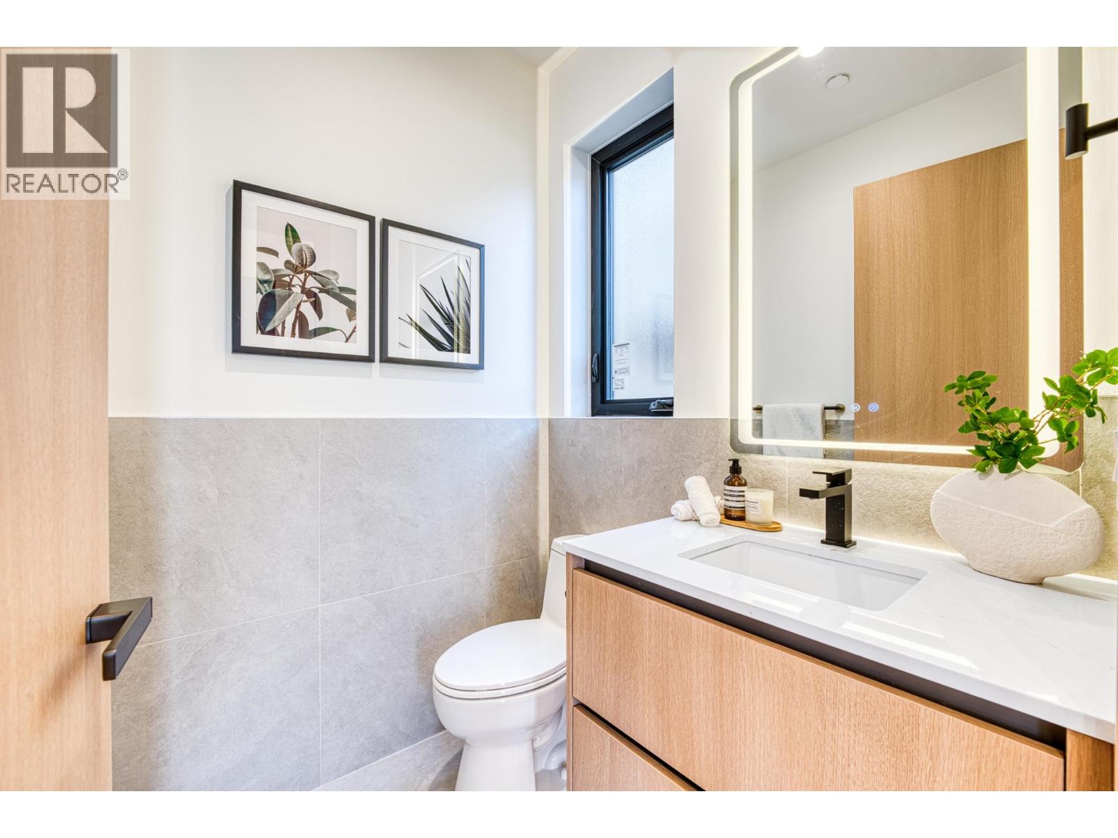 2 968 E 55TH AVENUE, Vancouver