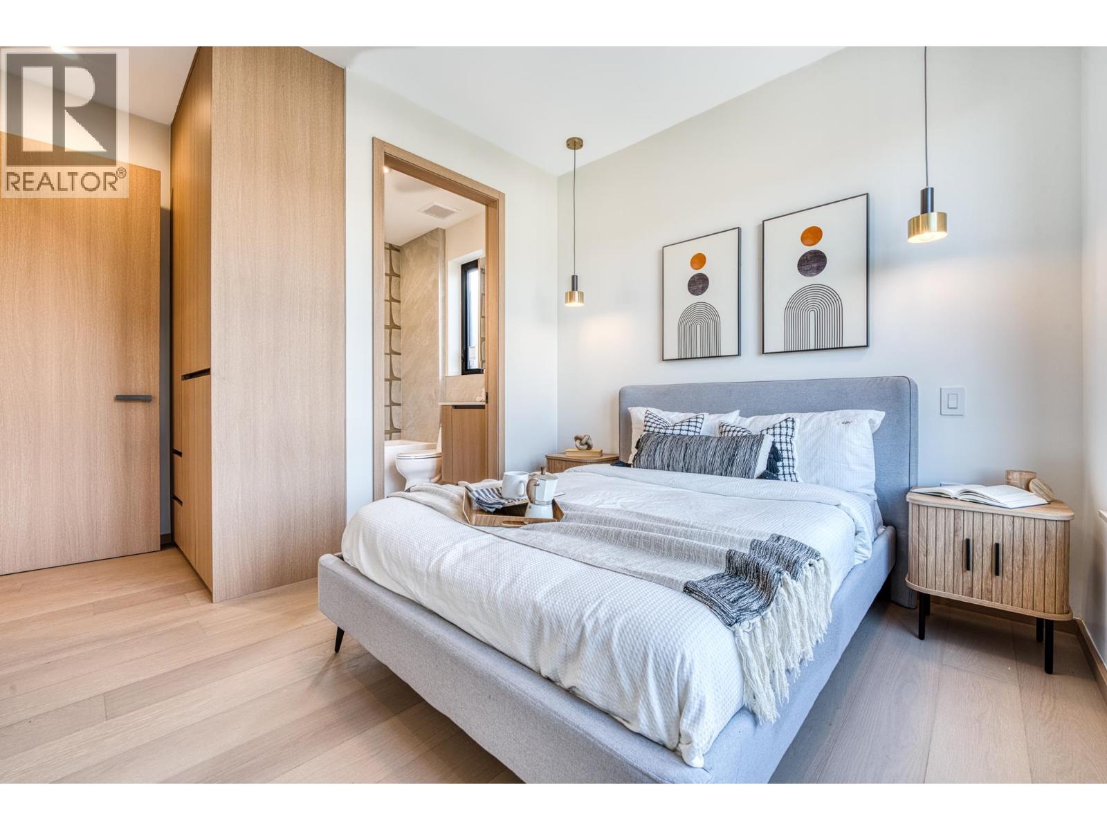 2 968 E 55TH AVENUE, Vancouver