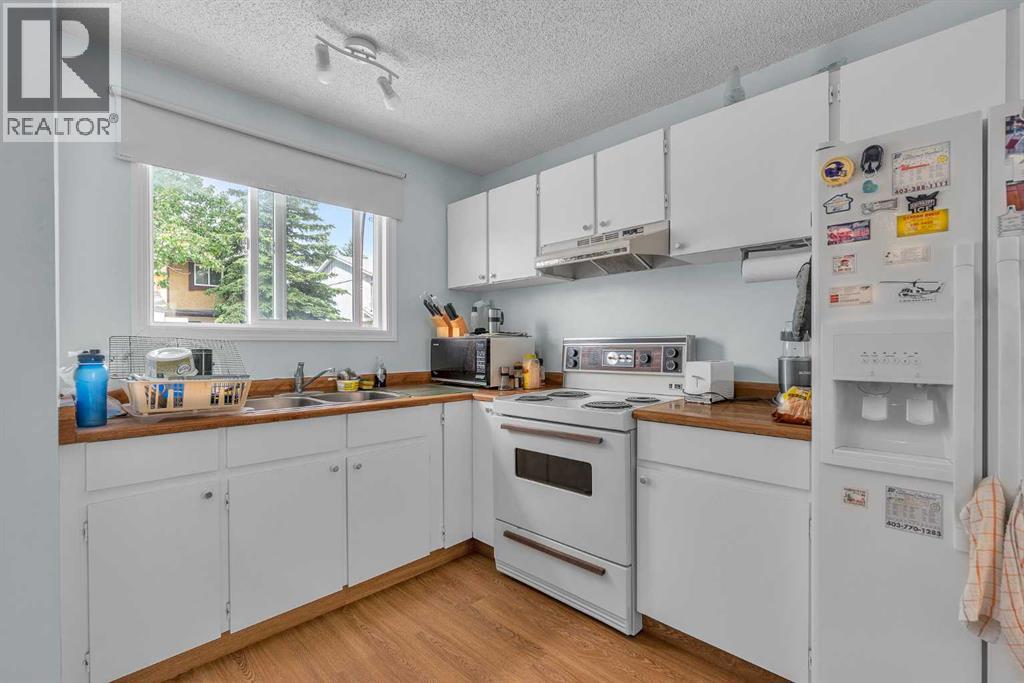 Single Family House Bungalow for Sale in  Pinemeadow Road NE Pineridge Calgary 