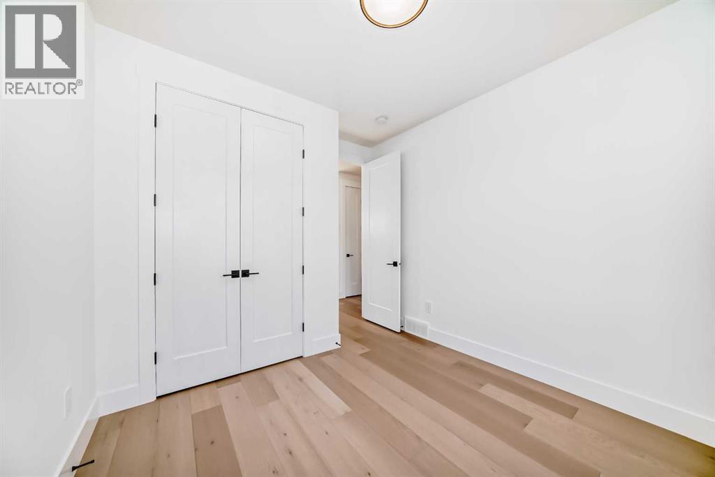 Single Family House for Sale in   Avenue SW North Glenmore Park Calgary 