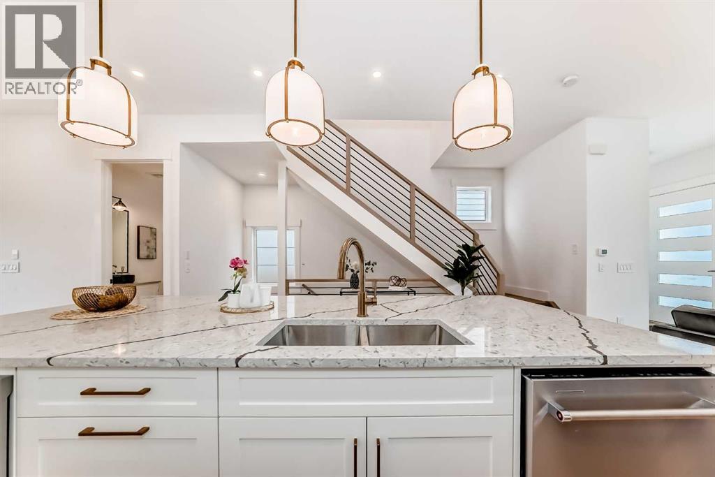 Single Family House for Sale in   Avenue SW North Glenmore Park Calgary 