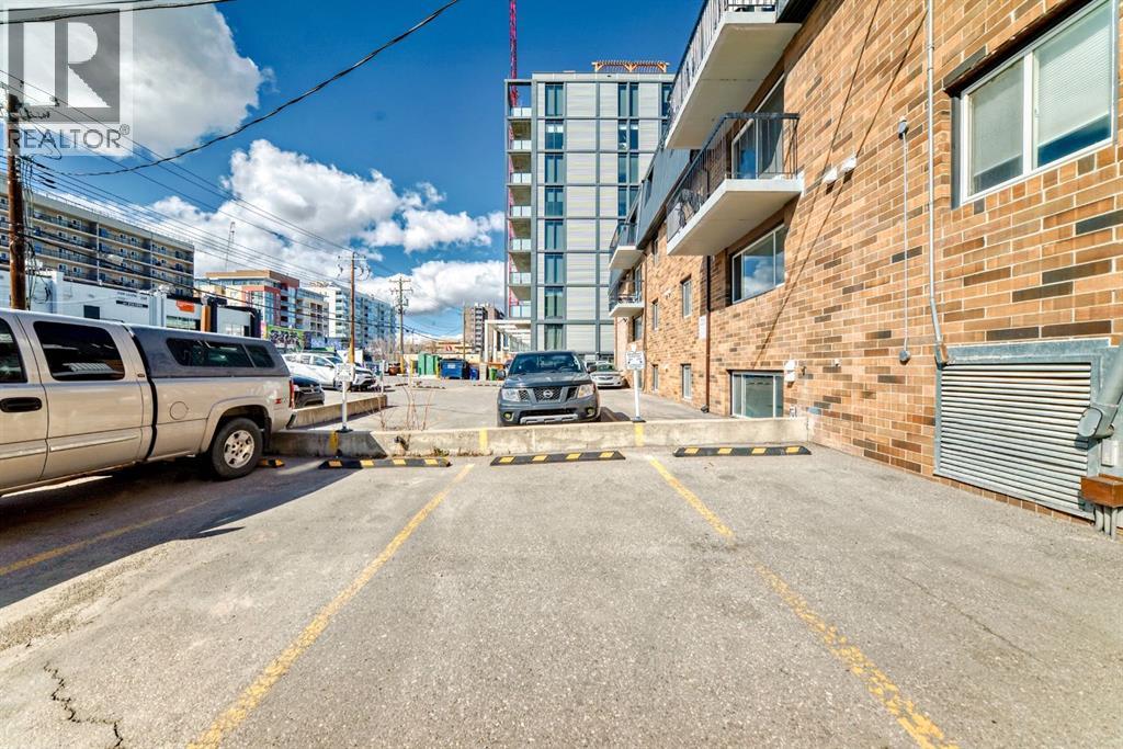 Single Family House for Sale in   A Street NW Sunnyside Calgary 