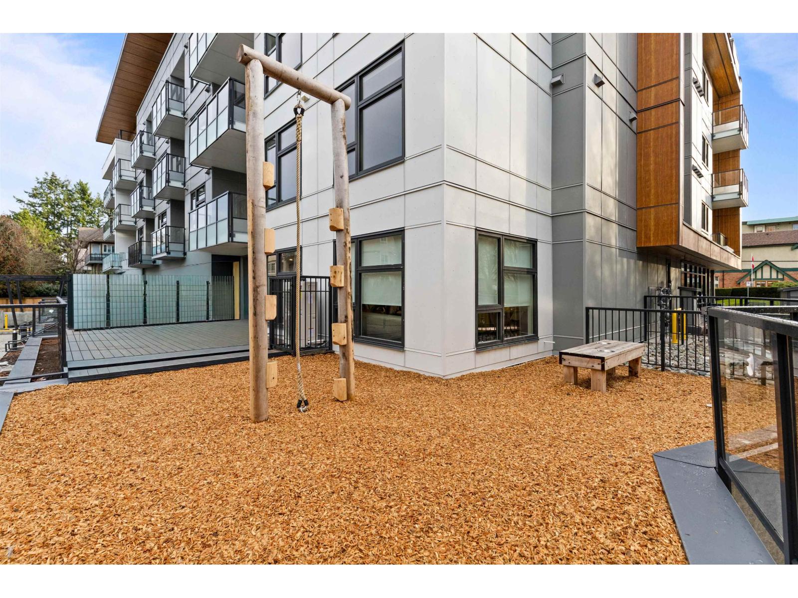 201 15353 17 AVENUE, Surrey