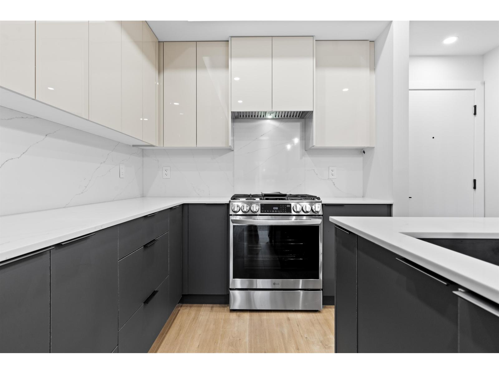 201 15353 17 AVENUE, Surrey