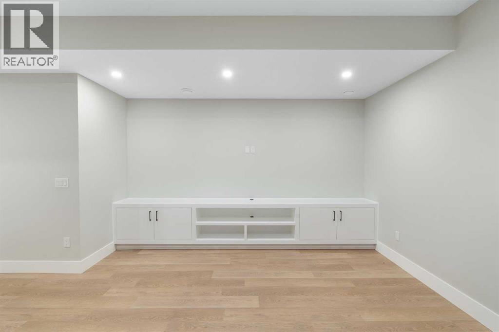 Single Family House for Sale in   Street SW Killarney/Glengarry Calgary 