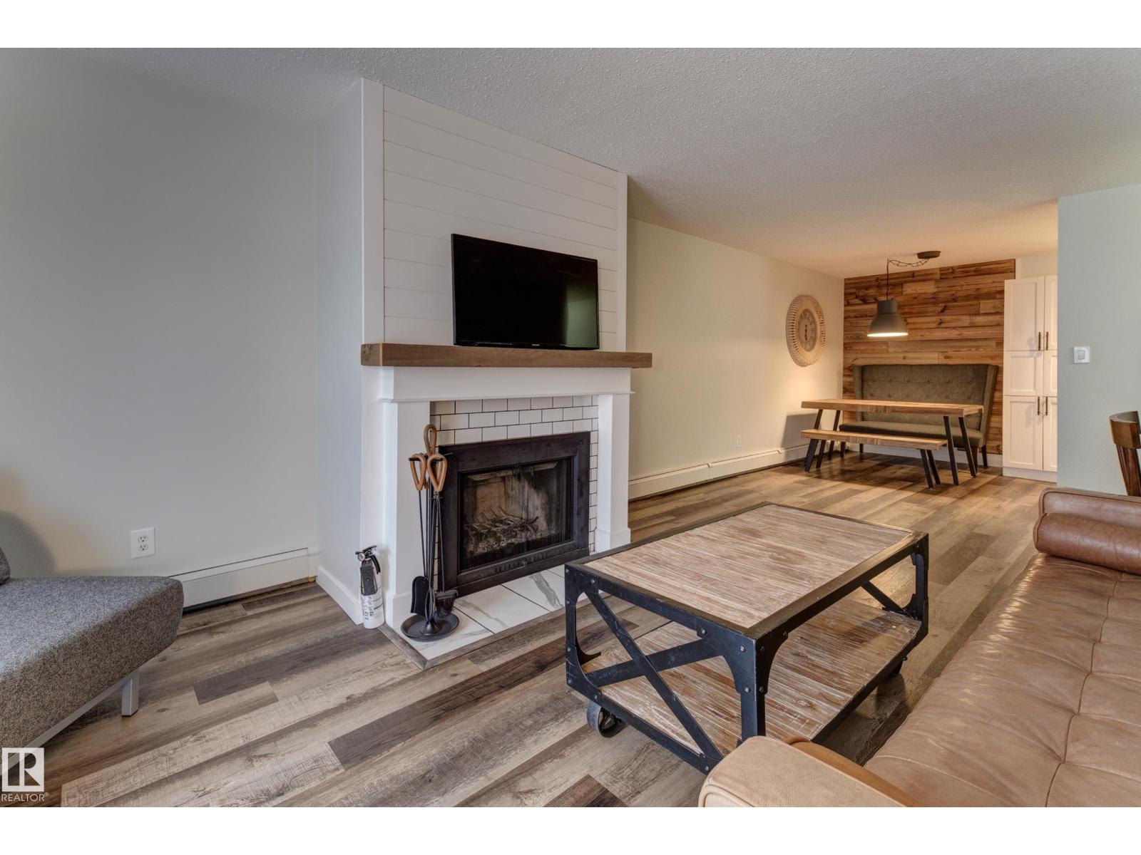 #404 10420 93 ST NW, Edmonton