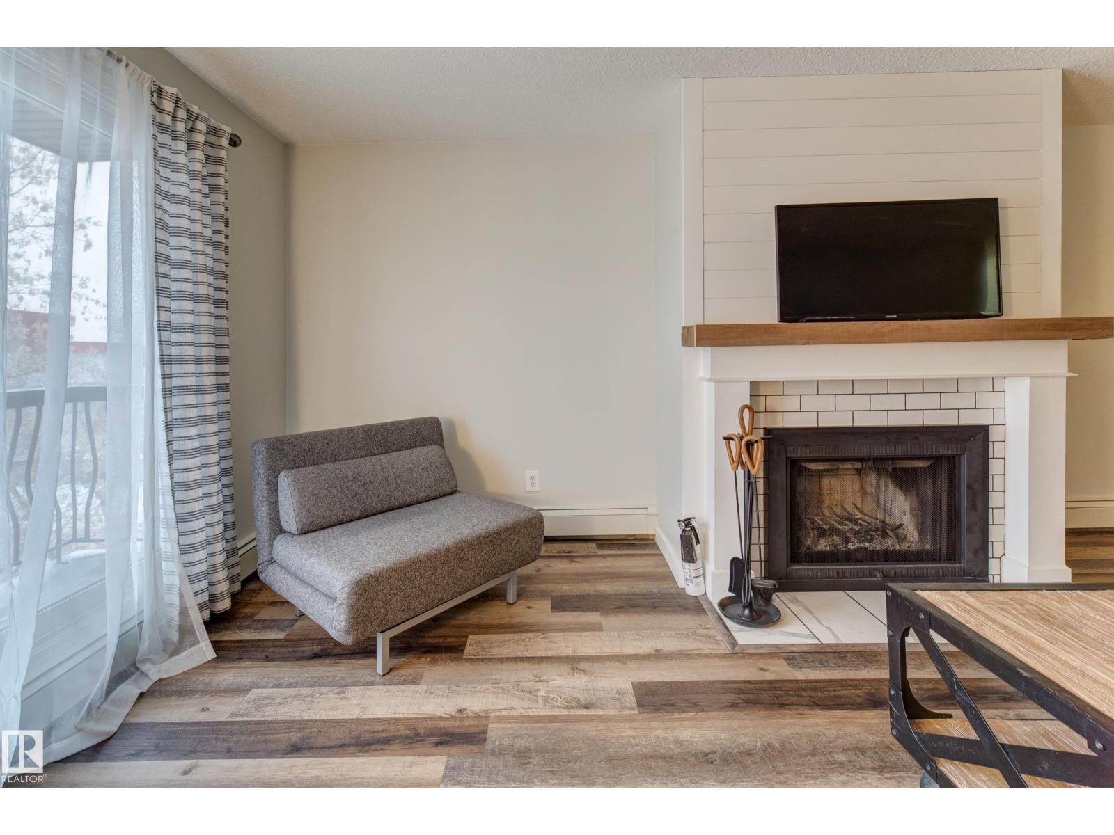 #404 10420 93 ST NW, Edmonton