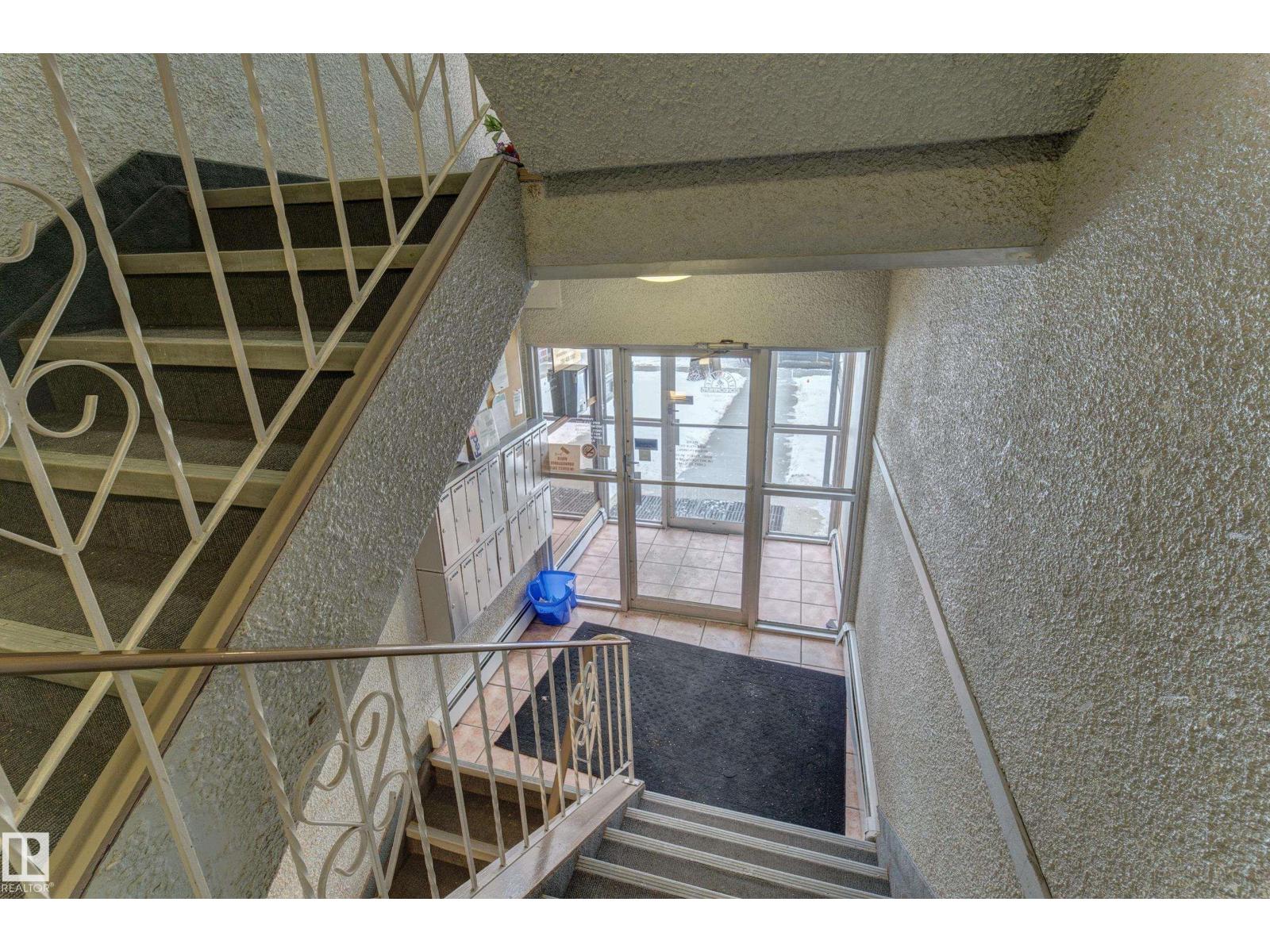 #404 10420 93 ST NW, Edmonton