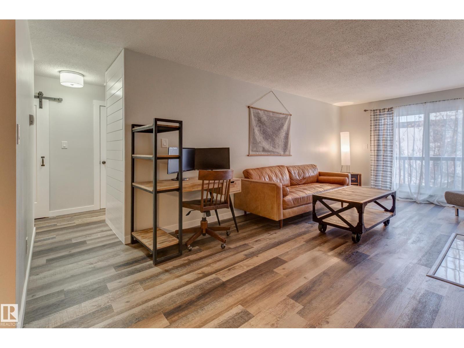 #404 10420 93 ST NW, Edmonton