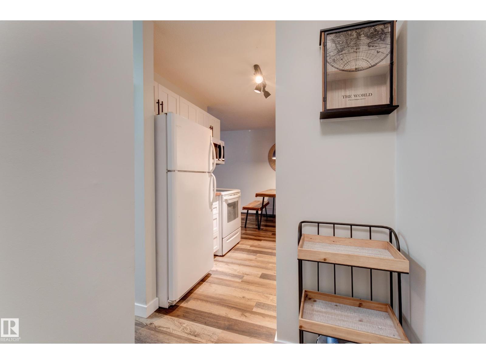 #404 10420 93 ST NW, Edmonton