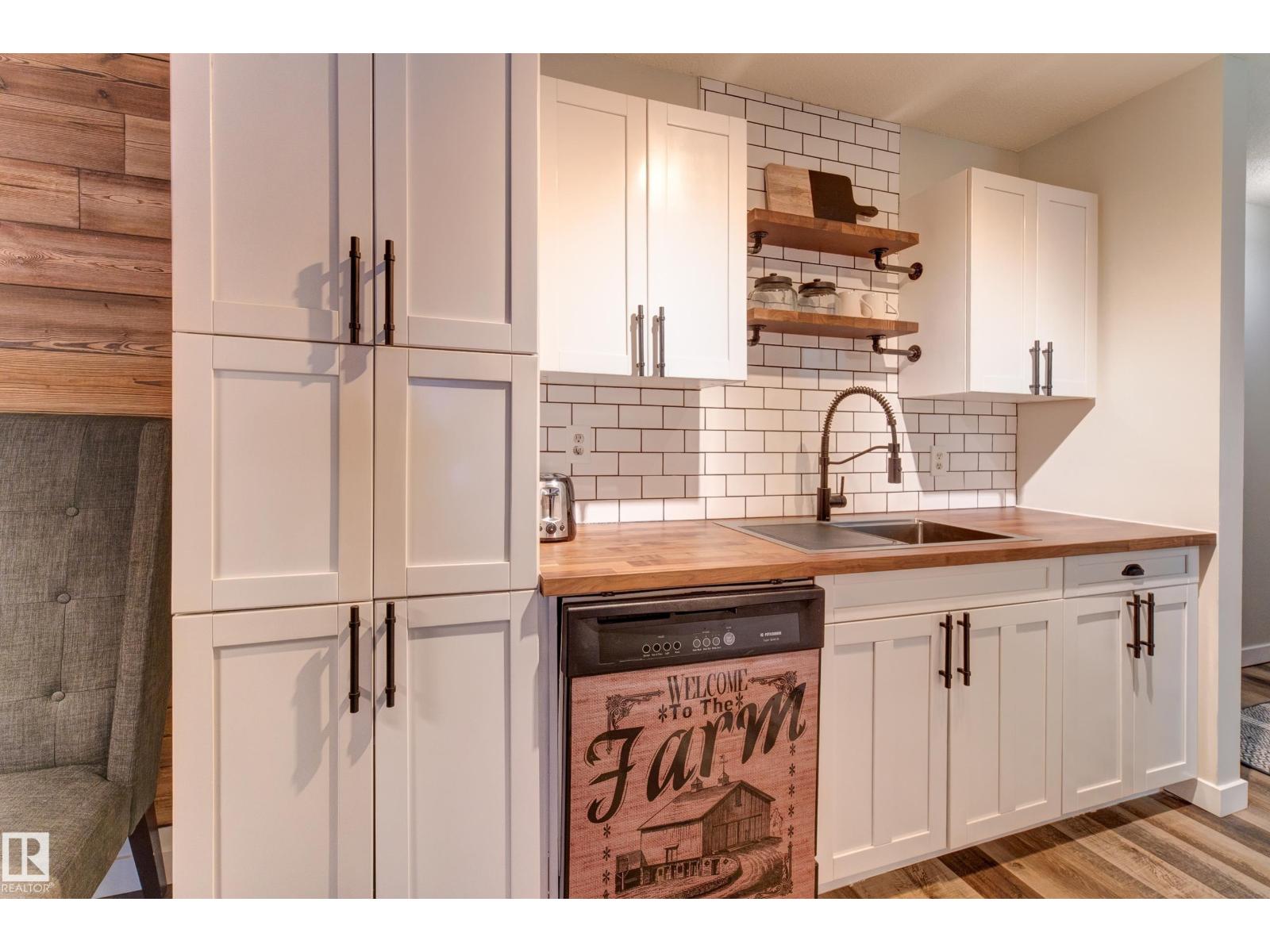 #404 10420 93 ST NW, Edmonton