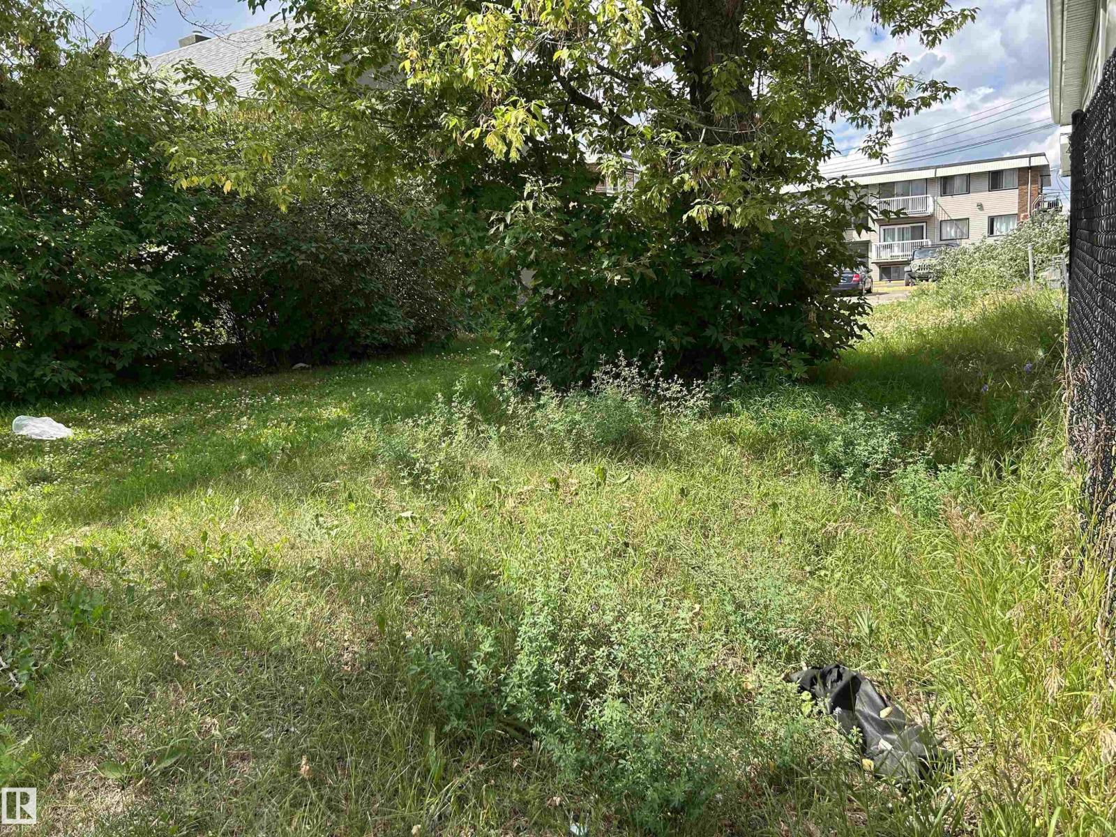 11022 106 AV NW, Edmonton