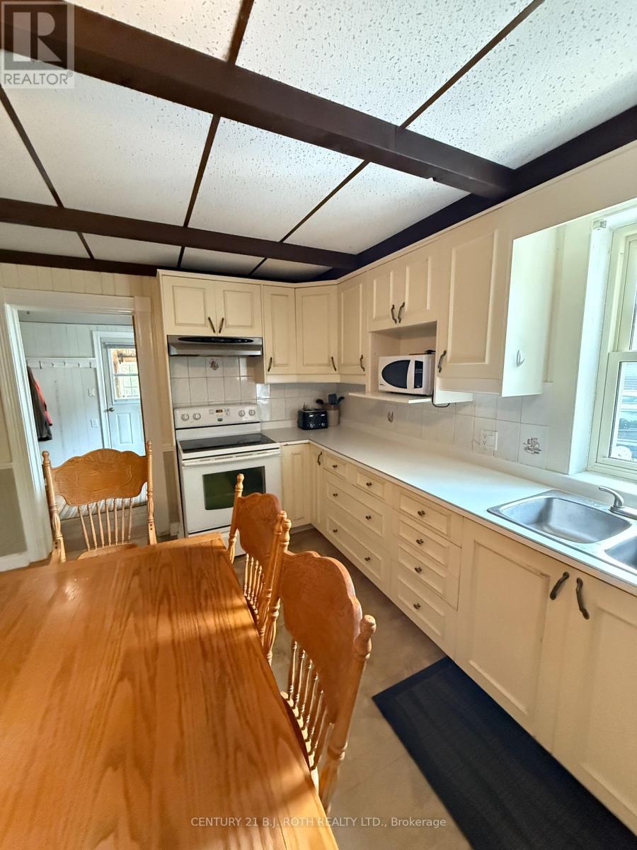 46 KING STREET N - 7