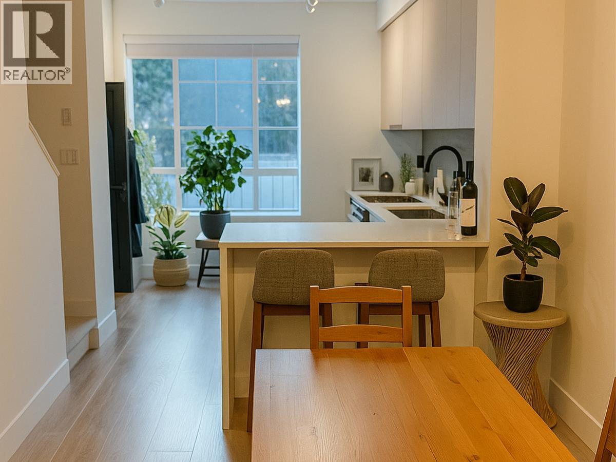 1344 HALYARD PLACE, Squamish