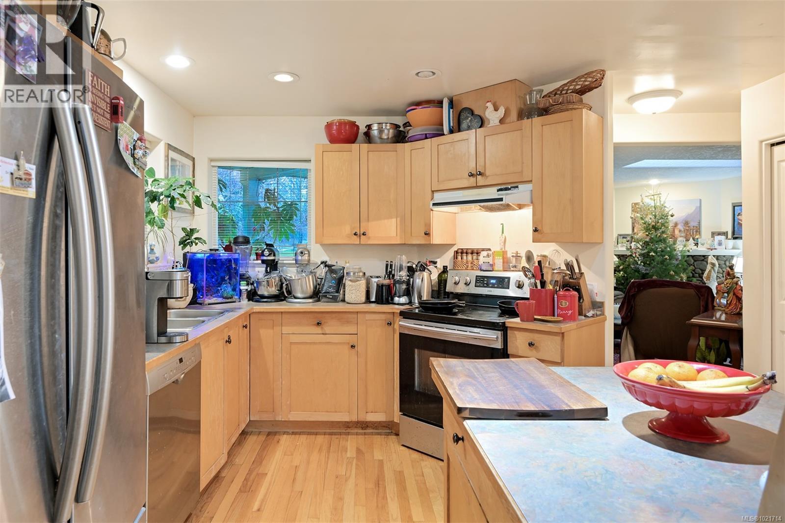 1975 Highland Rd, View Royal