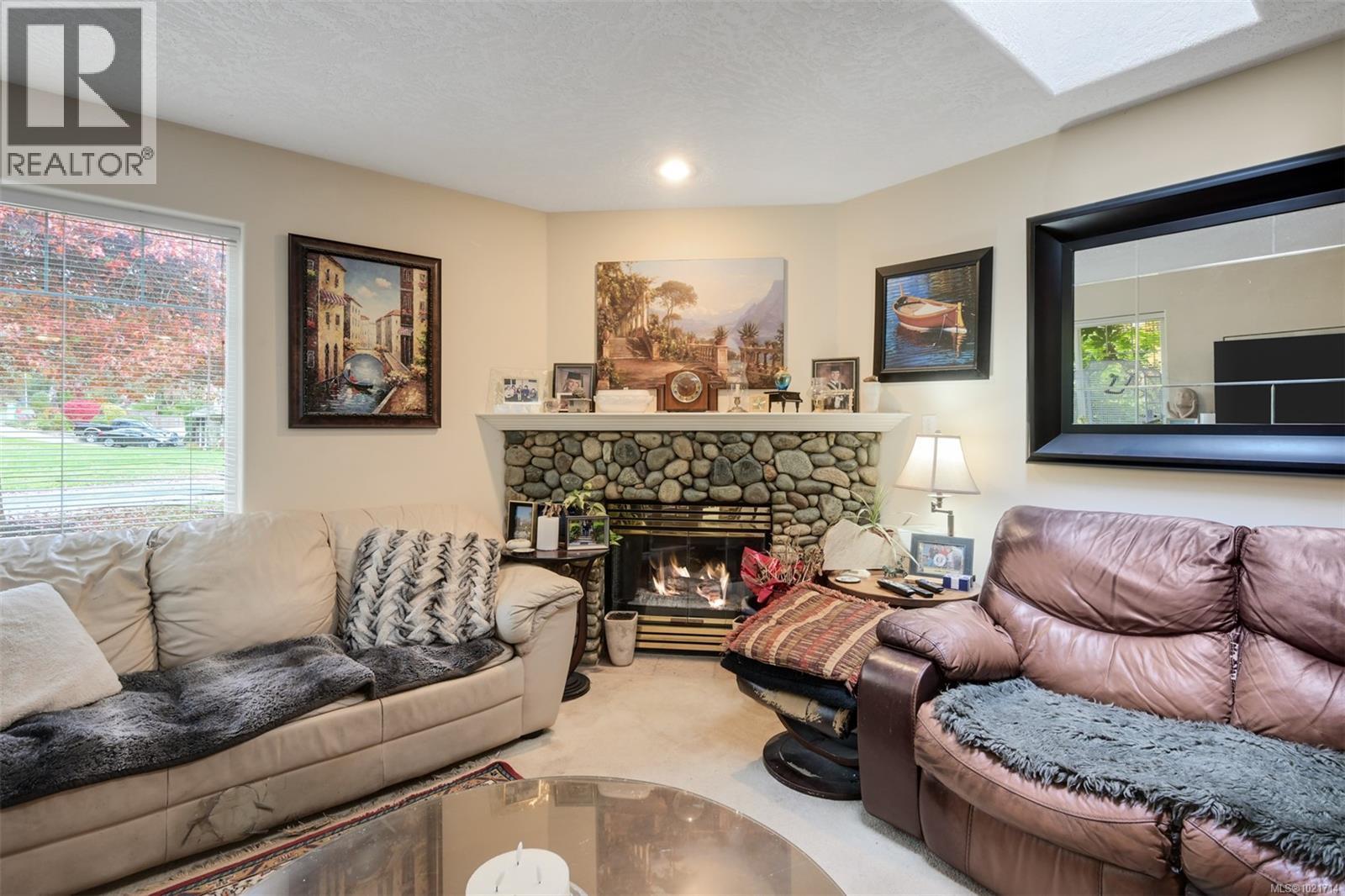 1975 Highland Rd, View Royal