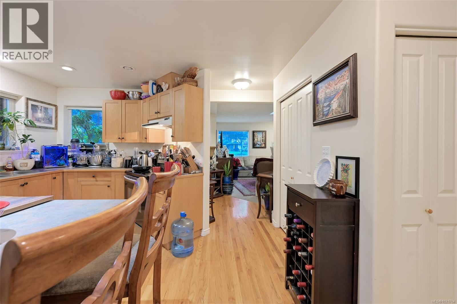 1975 Highland Rd, View Royal