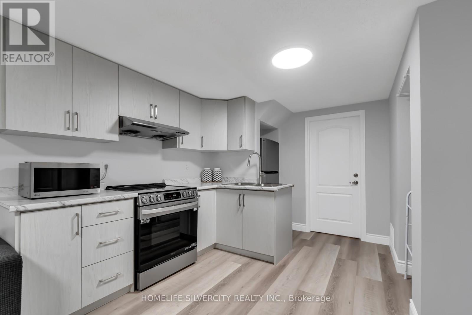 Single Family House for Sale in  LINDRIDGE AVENUE Brampton (Westgate) 