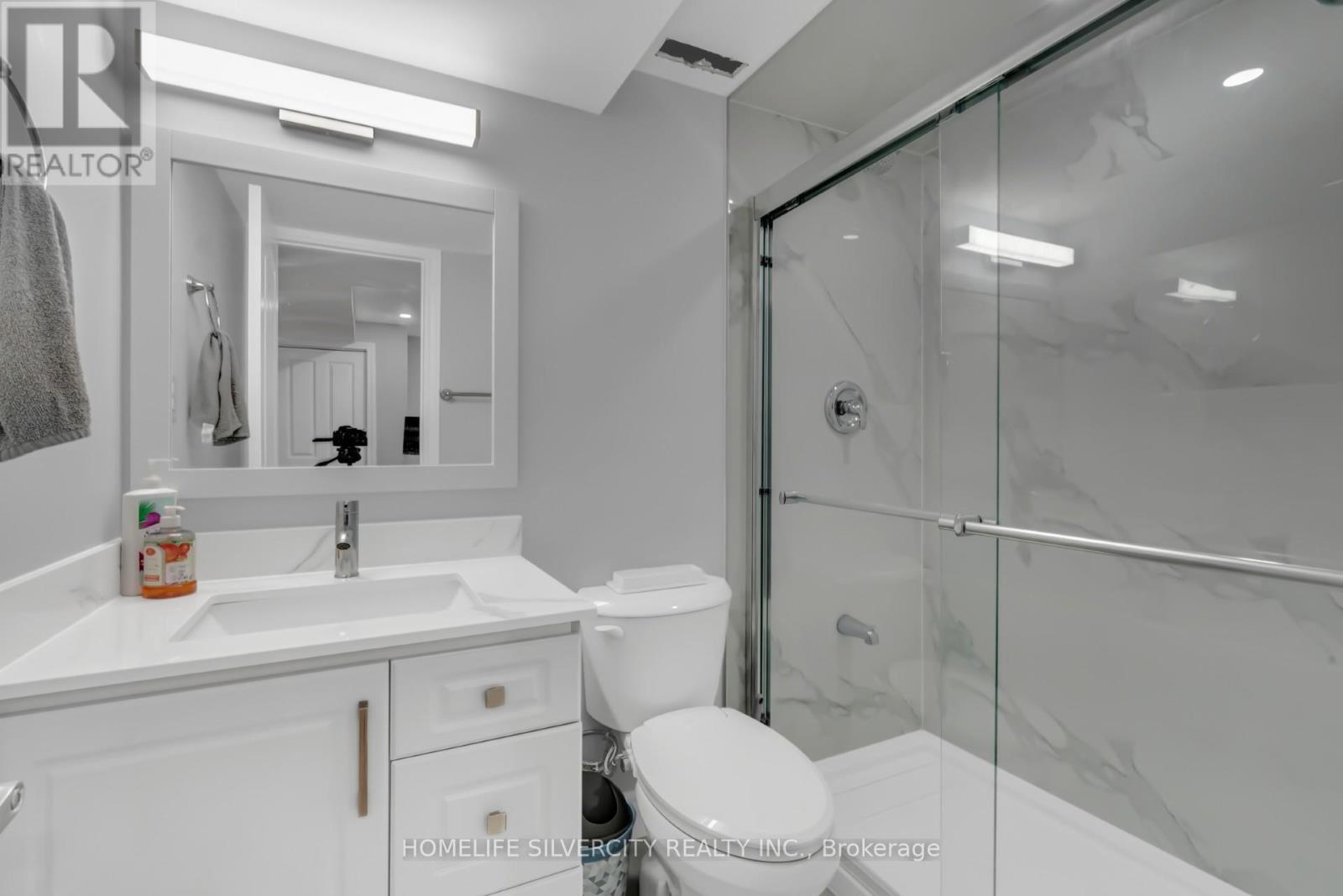 Single Family House for Sale in  LINDRIDGE AVENUE Brampton (Westgate) 