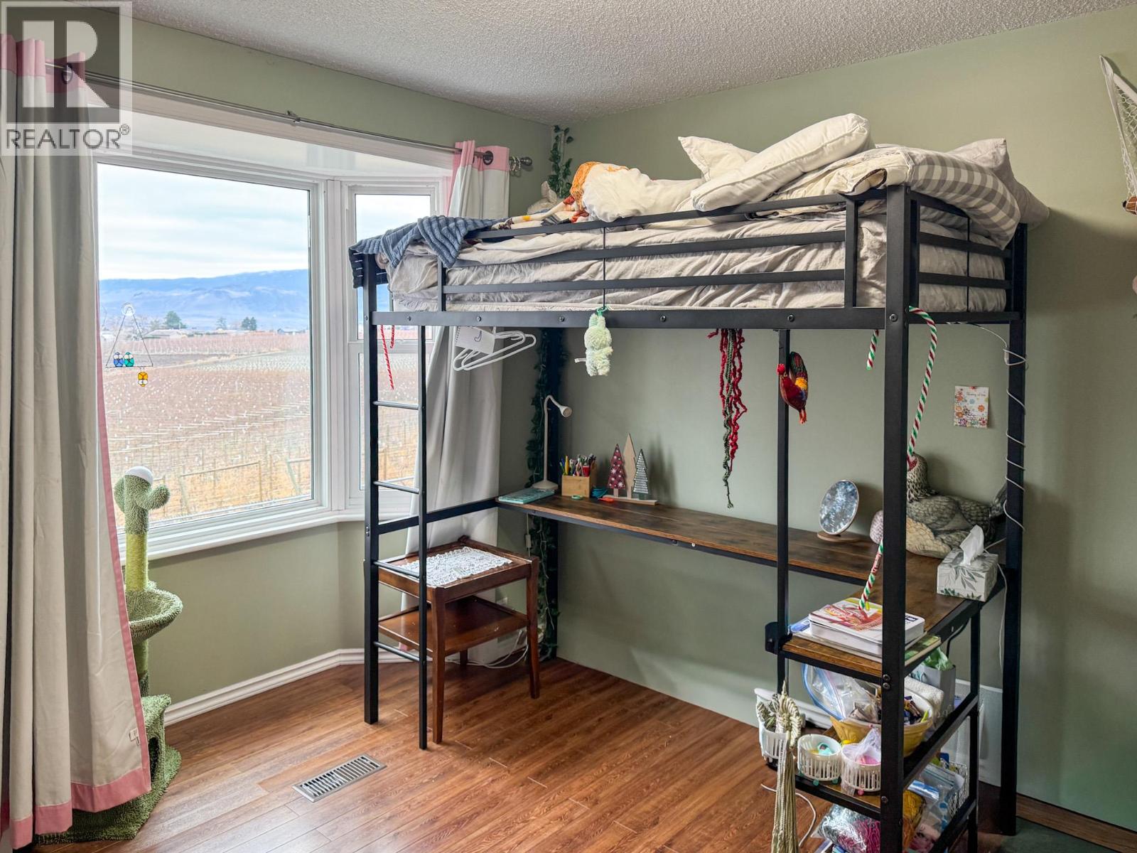 1827 97TH Street, Osoyoos