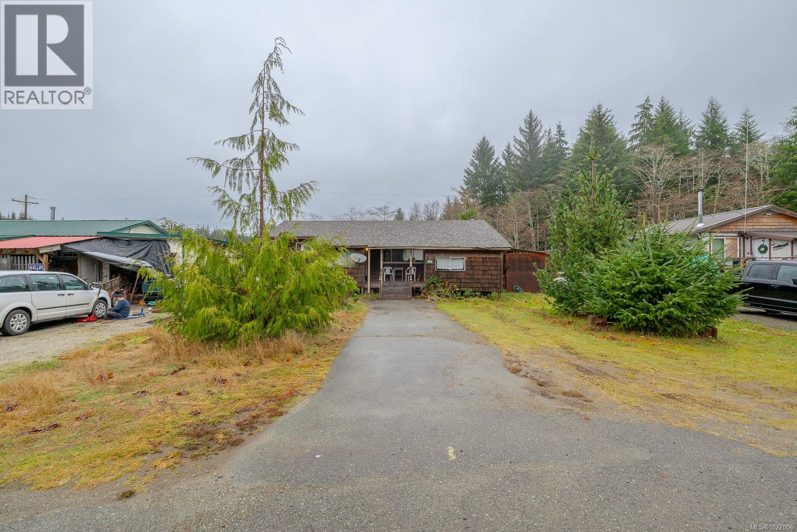 230 Clutus Rd, Bamfield