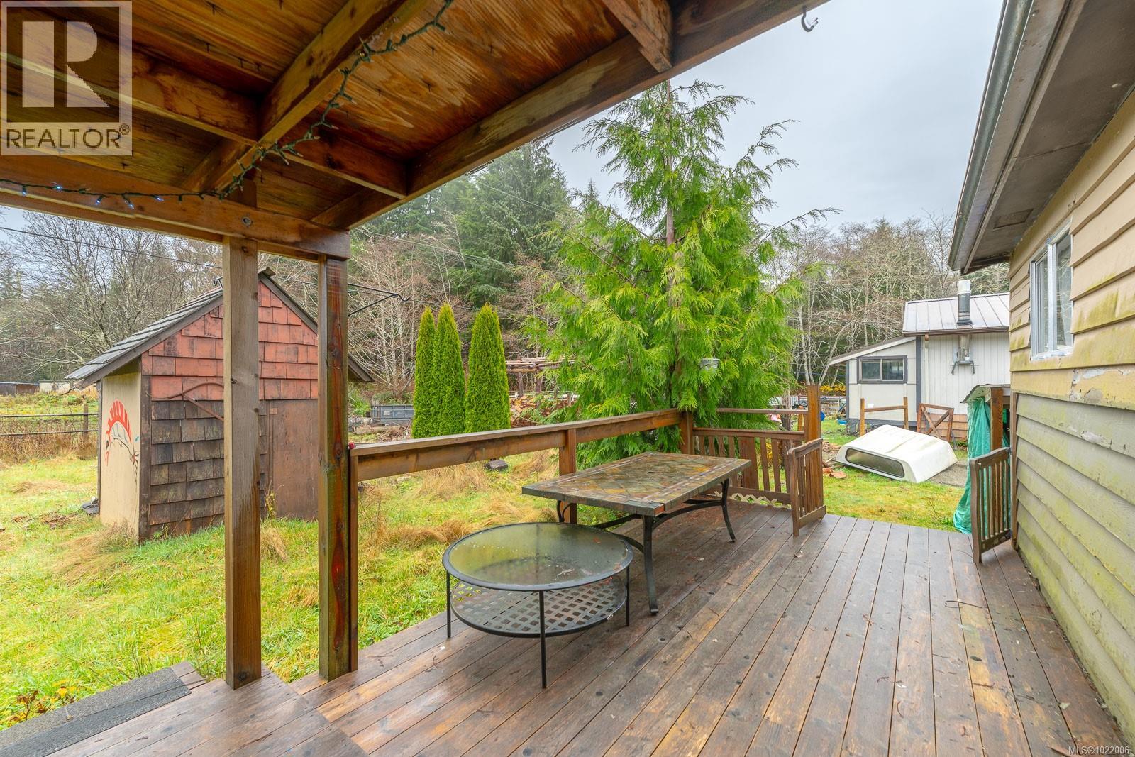 230 Clutus Rd, Bamfield