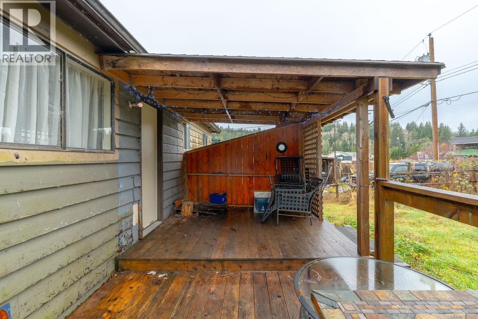 230 Clutus Rd, Bamfield