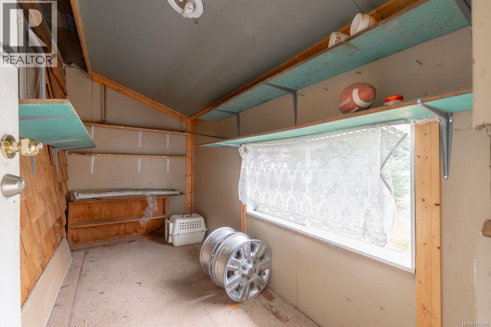 230 Clutus Rd, Bamfield