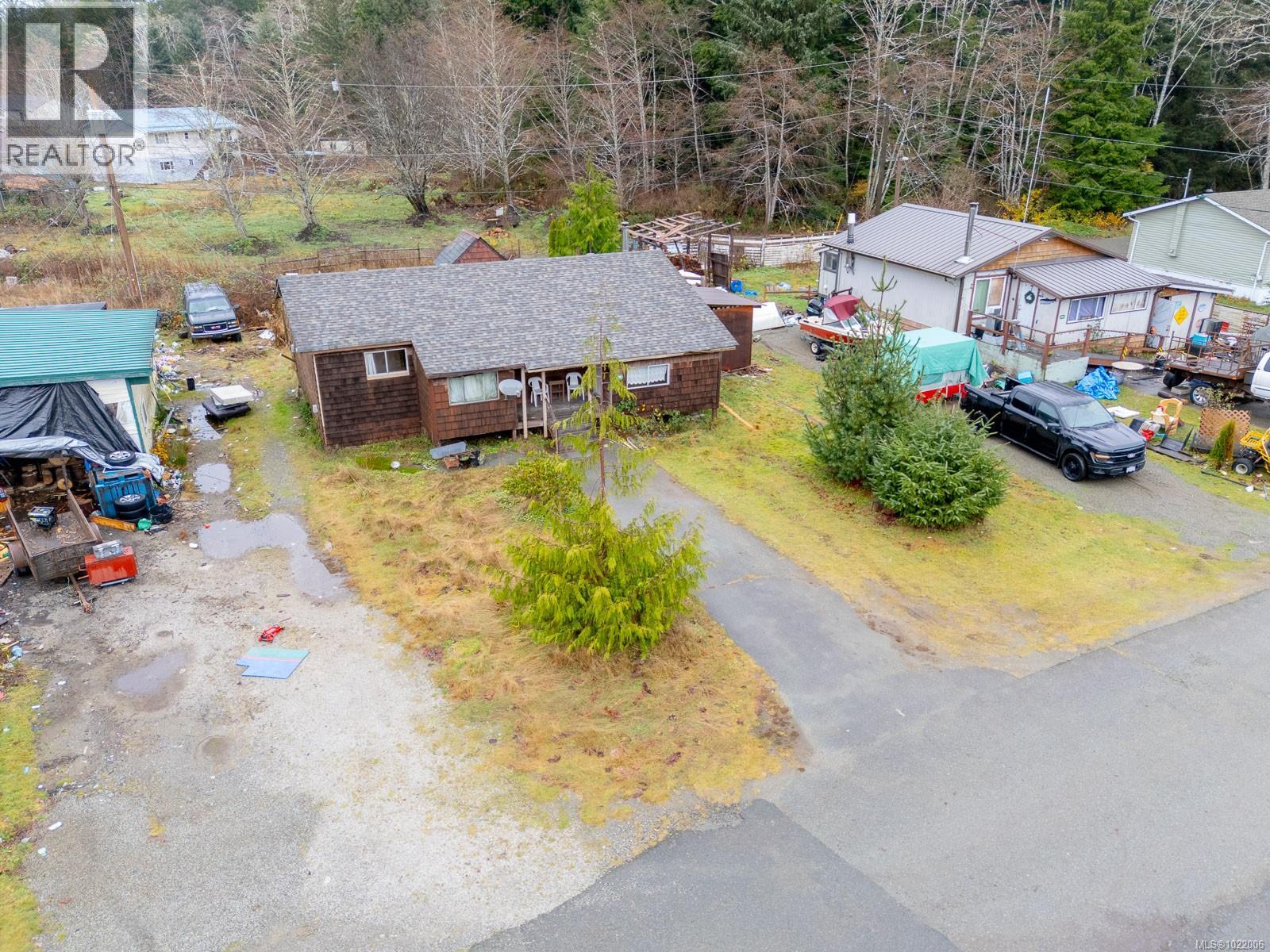 230 Clutus Rd, Bamfield