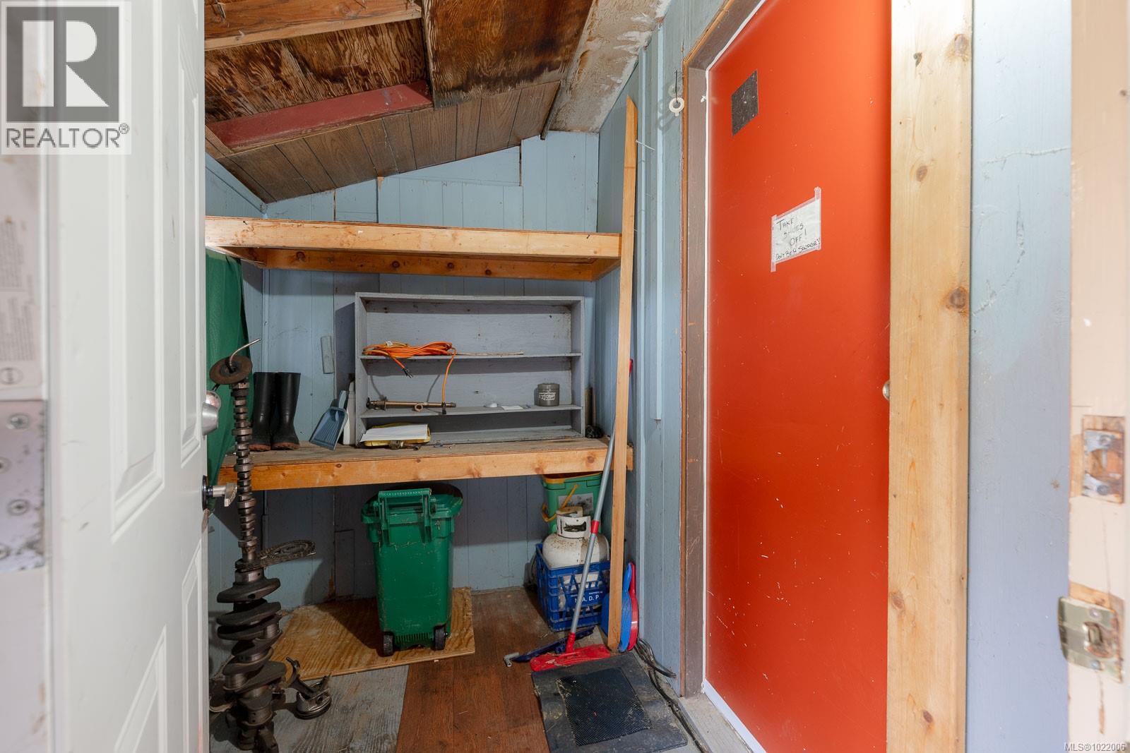 230 Clutus Rd, Bamfield