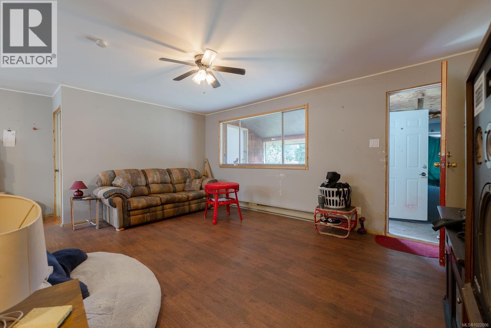 230 Clutus Rd, Bamfield