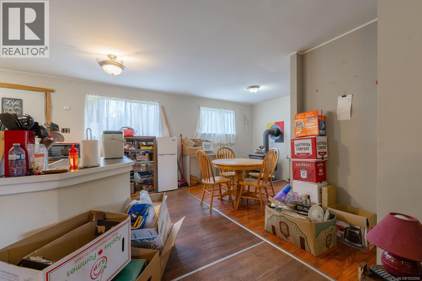 230 Clutus Rd, Bamfield