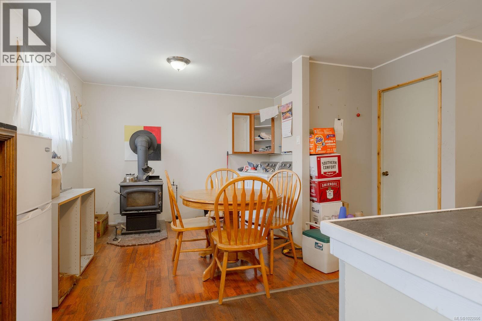 230 Clutus Rd, Bamfield