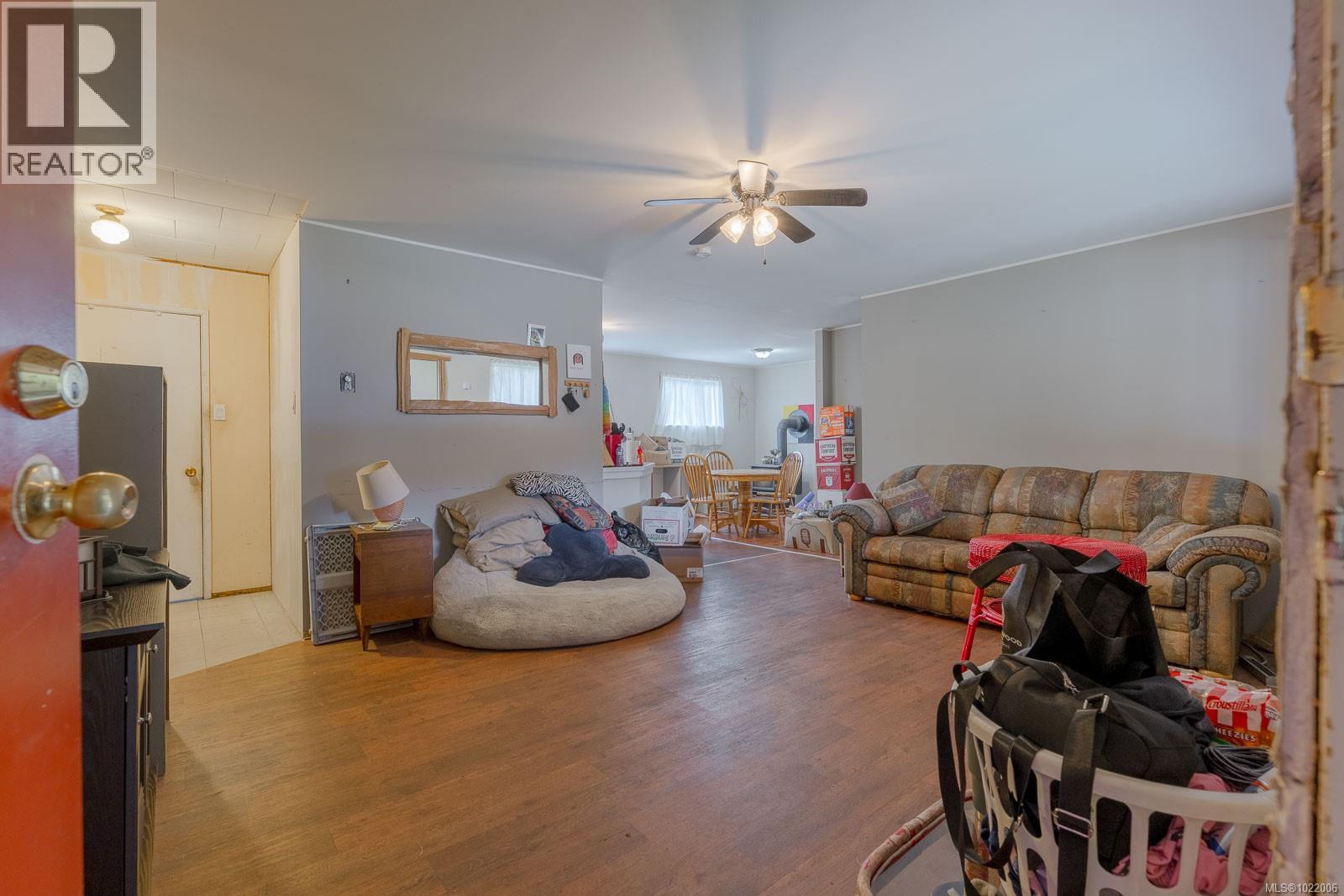 230 Clutus Rd, Bamfield