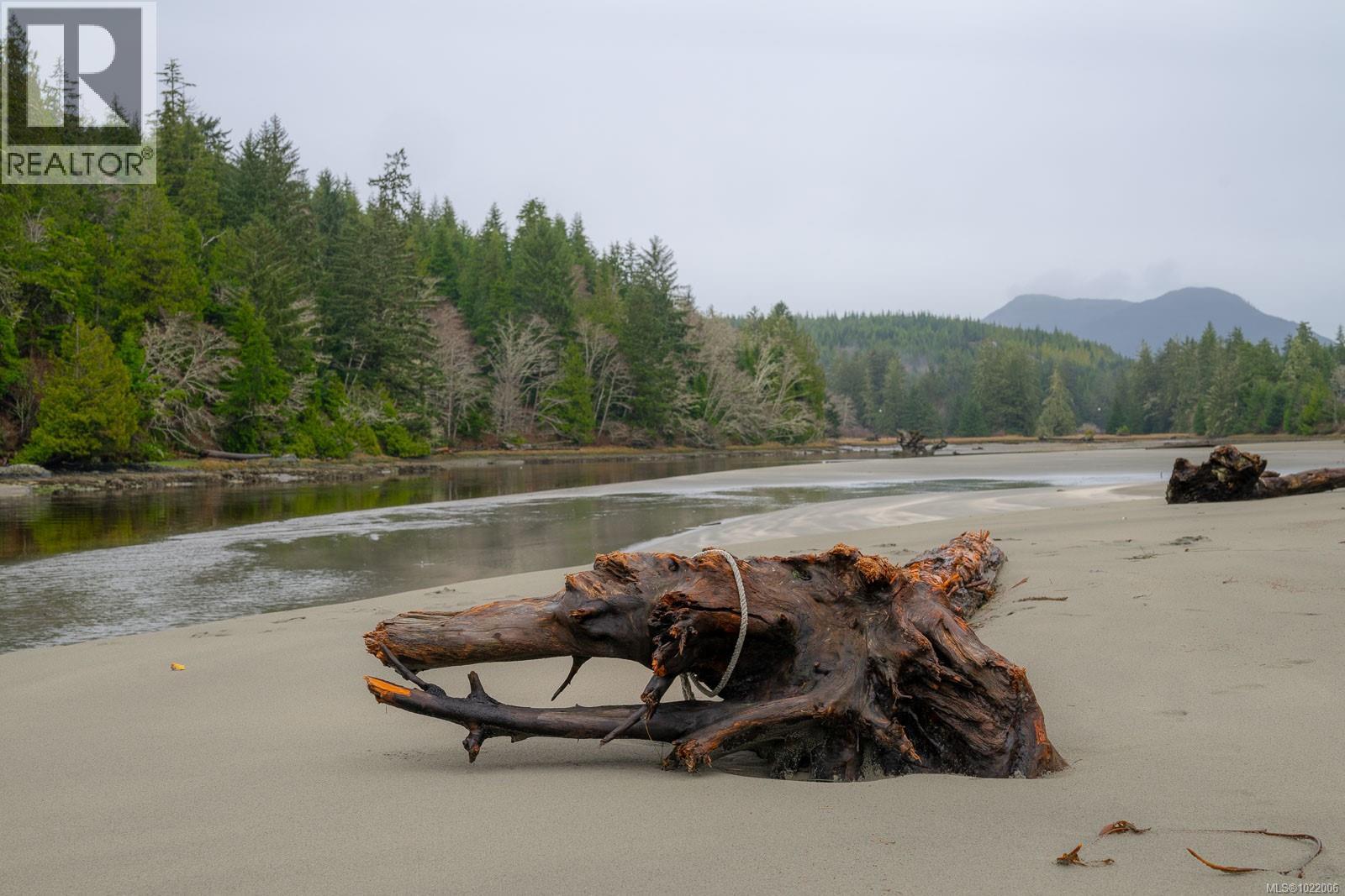 230 Clutus Rd, Bamfield