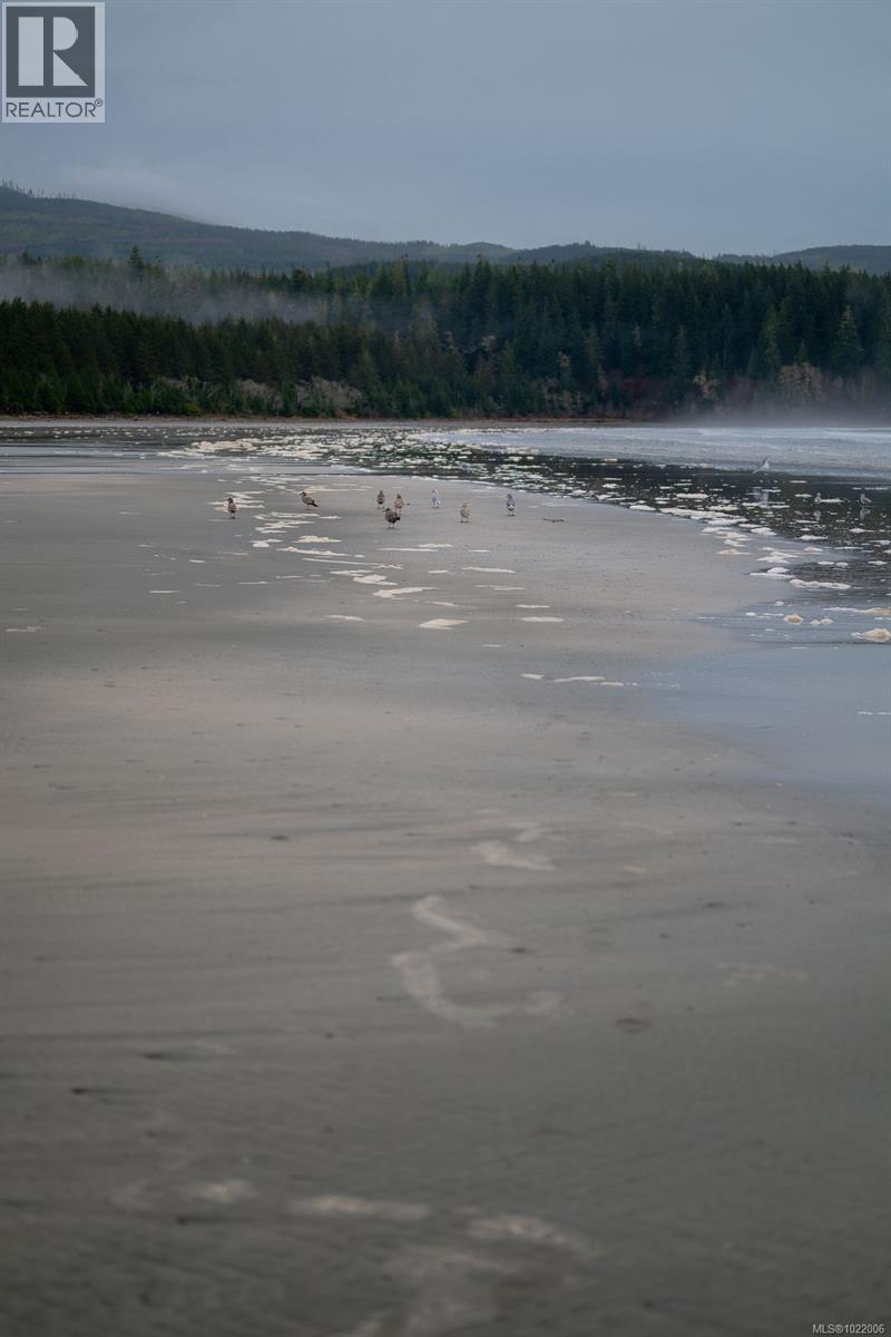 230 Clutus Rd, Bamfield