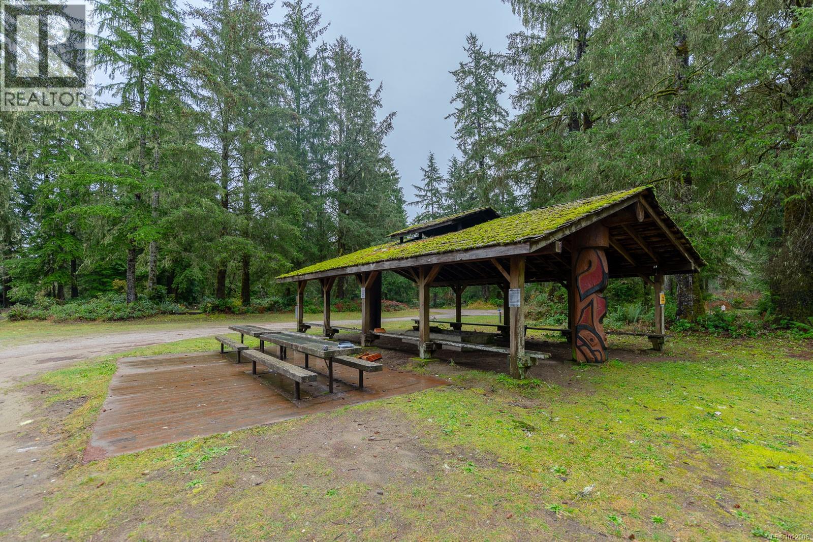 230 Clutus Rd, Bamfield
